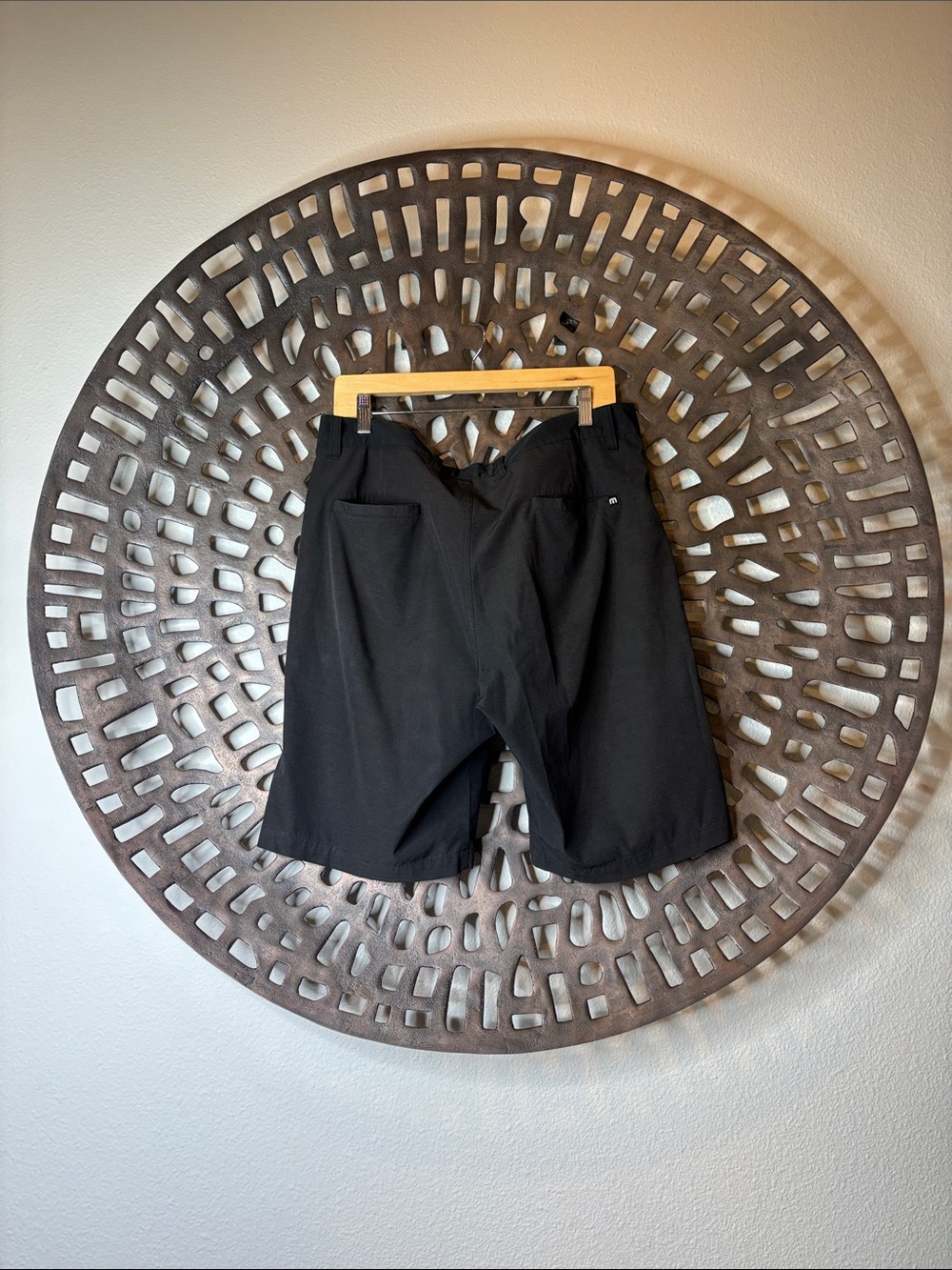 🖤 Travis Matthew Men’s Black Golf Casual Shorts 34 Stretch Performance 🖤 - Picture 2 of 8